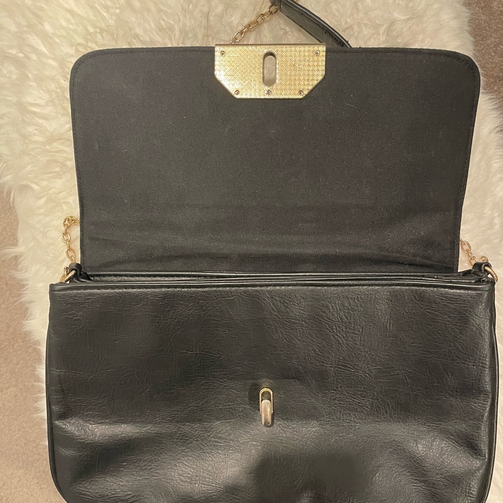 Black shoulder bag with gold chain - Picture 4 of 5